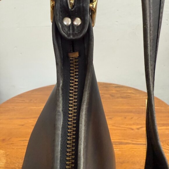 Vintage Black Leather Bucket Bag Heavy Duty Construction and Zipper - Picture 5 of 10